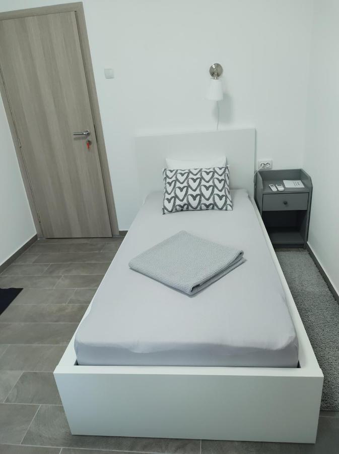 Happy Room Karlovac Exterior foto